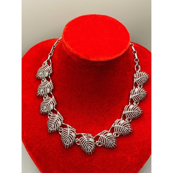 Lisner Vintage Botanical Leaves Choker Necklace Silver-Tone 16" - Picture 2 of 6